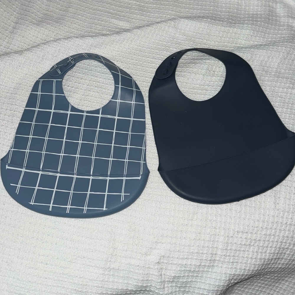 LILA & JACK silicone bibs set of 2